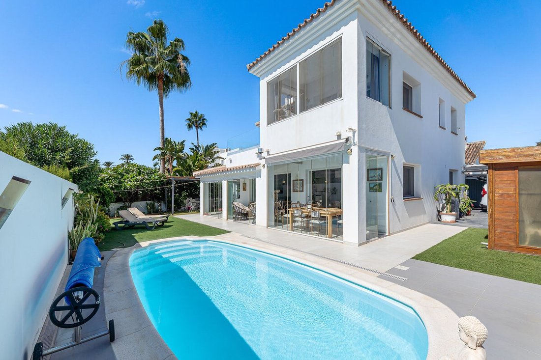 House in Cancelada, Estepona, Andalusia 1 - 16771590