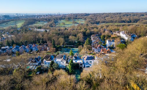 Haus in Holly Village, Haringey, England 1