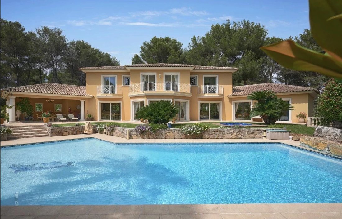 Villa in Mougins, Provence-Alpes-Côte d'Azur, France 1 - 16771369