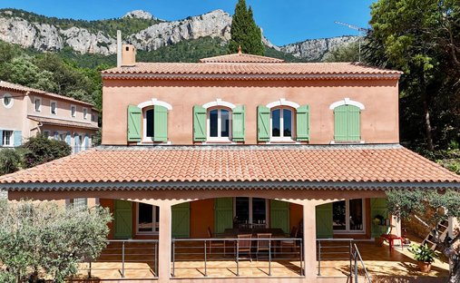 House in Le Revest-les-Eaux, Provence-Alpes-Côte d'Azur, France 1