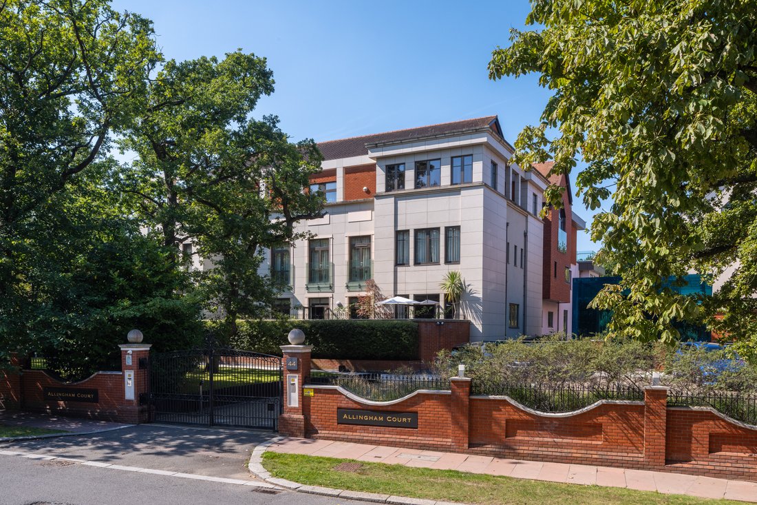 Apartment in Hampstead Garden Suburb, Barnet, England 2 - 16772349