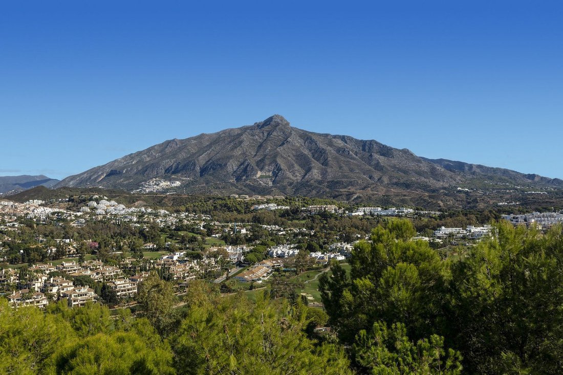 Apartment in Puerto Banus, Marbella, Spain 2 - 16771352