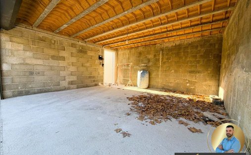 Castle for Sale in Istres, Provence-Alpes-Côte d'Azur, France