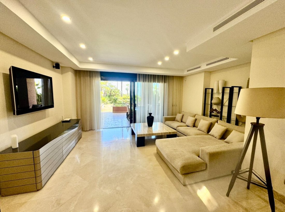 Apartment in Puerto Banus, Marbella, Spain 4 - 16771537