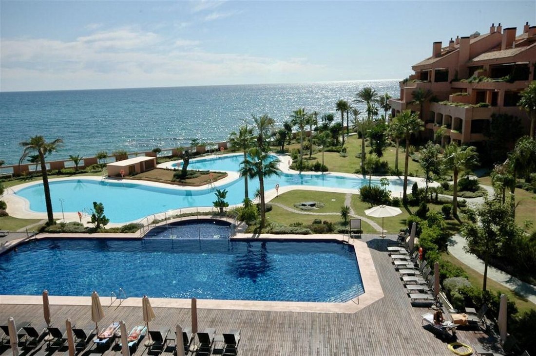 Apartment in Puerto Banus, Marbella, Spain 2 - 16771537