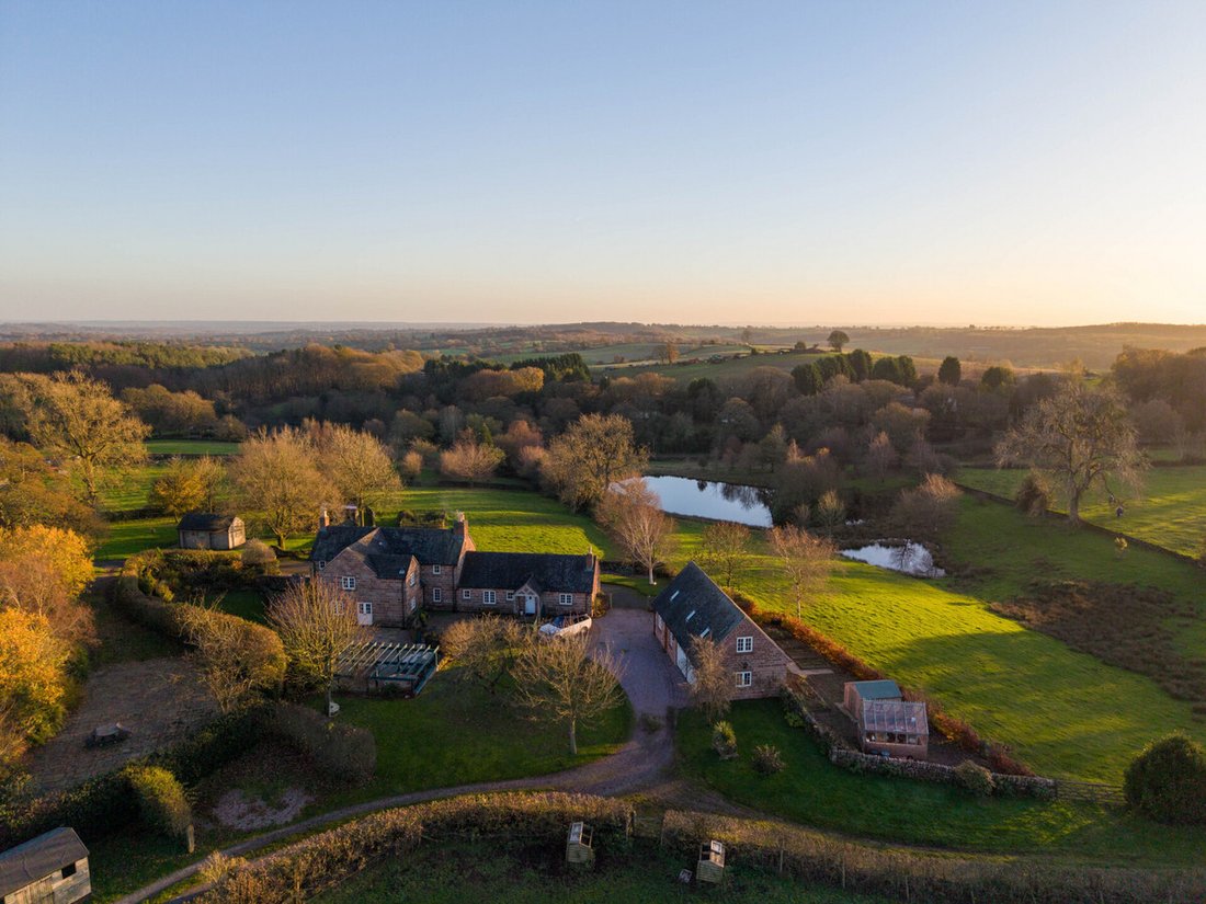 Country House in Staffordshire, England 2 - 16772613