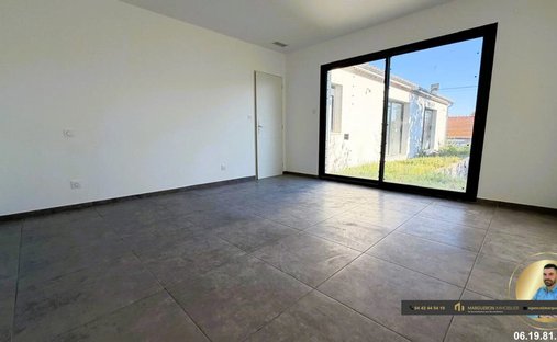 Castle for Sale in Istres, Provence-Alpes-Côte d'Azur, France