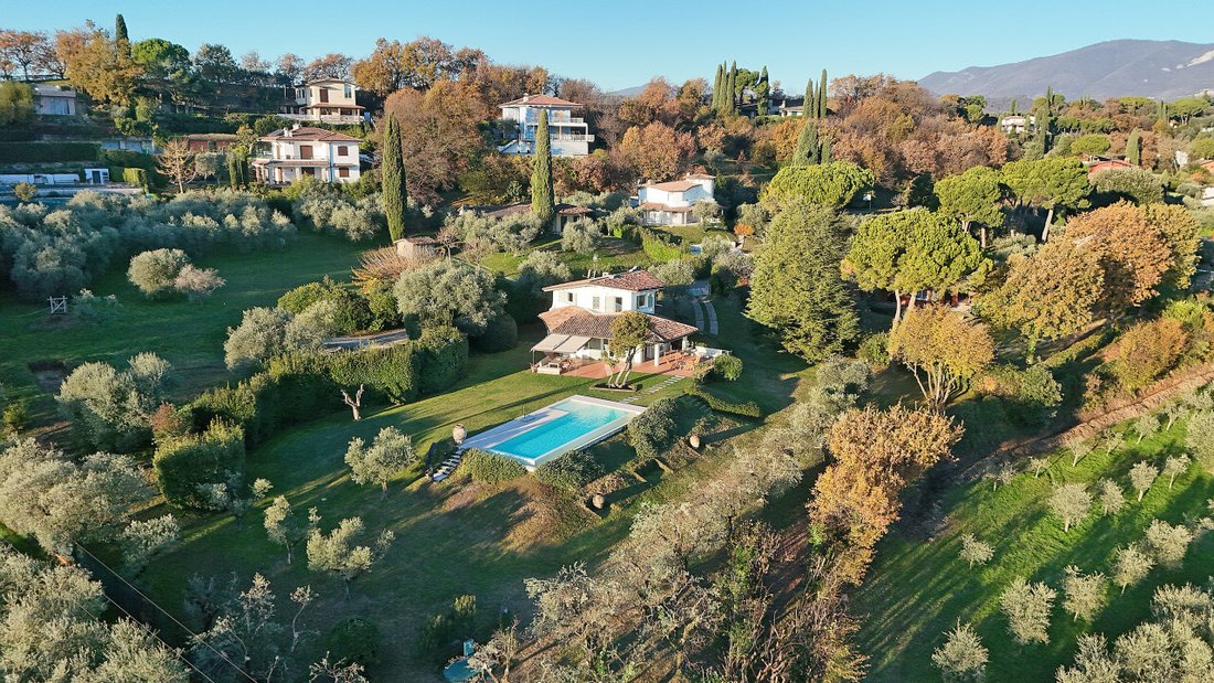 Villa in San Felice del Benaco, Lombardy, Italy 1 - 16773708