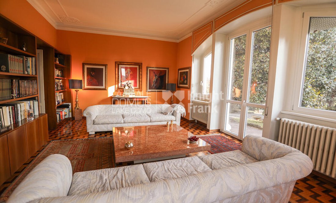 Villa in Valmorea, Lombardy, Italy 4 - 16771256
