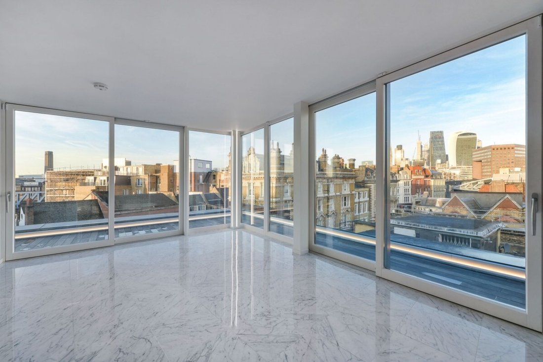 Curated visual reference: The Penthouse Borough High Street London In London England United Photo Inspiration