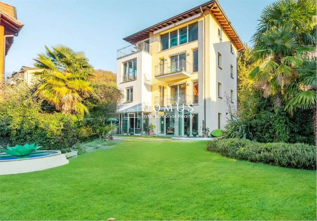 Villa in Porto Ceresio, Lombardy, Italy 1 - 16772650