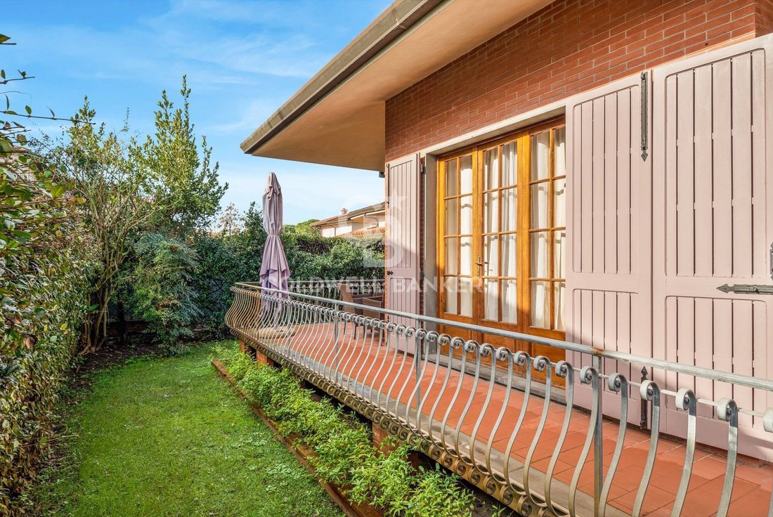 Villa in Center, Forte dei Marmi, Tuscany 2 - 16773488