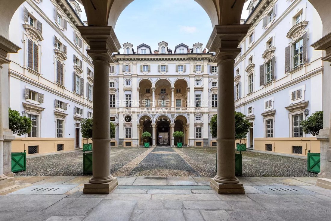 Apartment in Center, Turin, Piedmont 2 - 16772897
