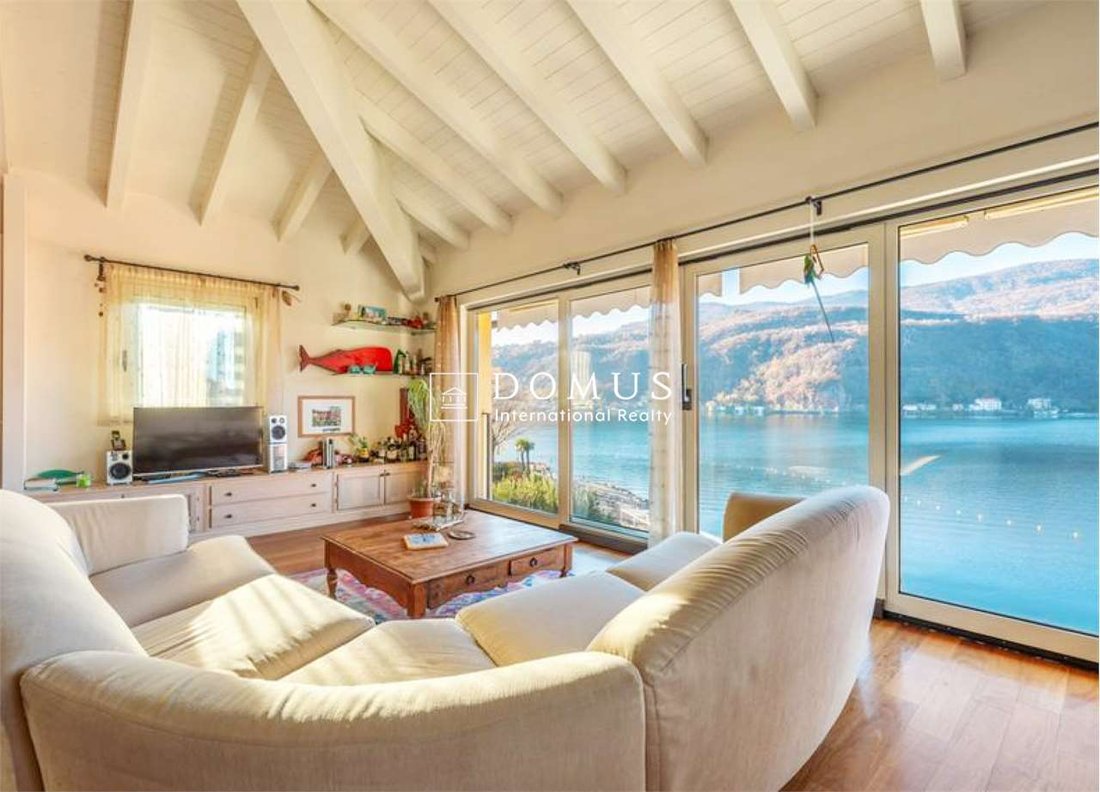 Villa in Porto Ceresio, Lombardy, Italy 2 - 16772650