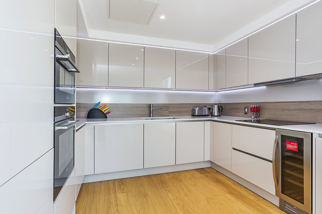 Apartment in Holland Park, Kensington And Chelsea, England 4 - 16772337