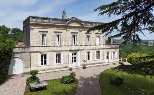 Castle for Sale in Saint-Émilion, Nouvelle-Aquitaine, France