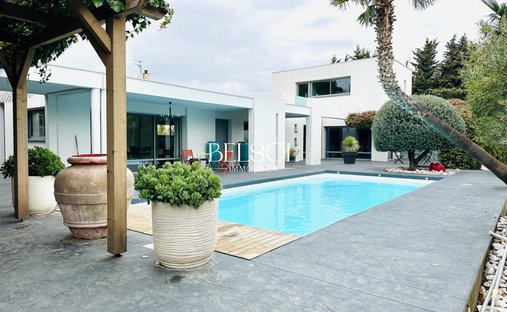 Villa in Saint-Feliu-d'Avall, Occitania, France 1