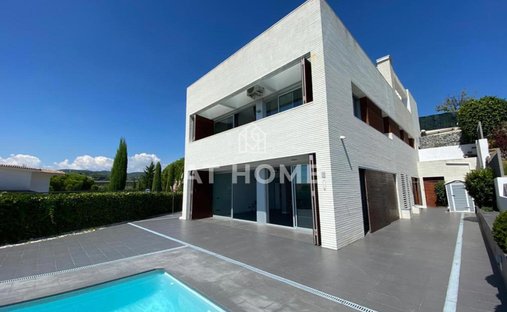 Chalet in Sant Vicenc de Montalt, Catalonia, Spain 1