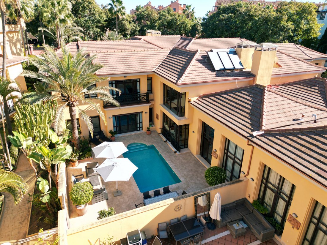 Villa in Puerto Banús, Marbella, Spanien 1 - 16774393