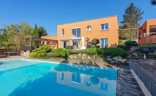 Castle for Sale in Vesoul, Bourgogne-Franche-Comté, France