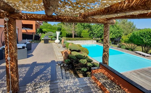 Castle for Sale in Vesoul, Bourgogne-Franche-Comté, France