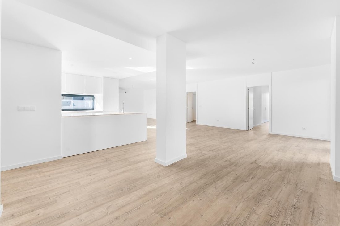 Apartment in Odivelas, Lisbon, Portugal 3 - 16775798
