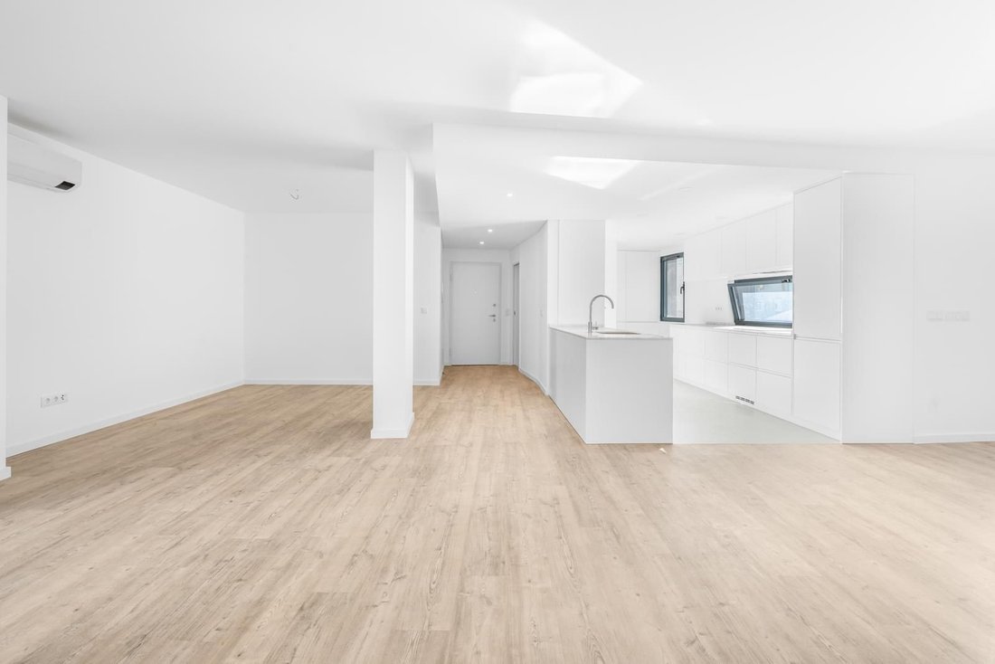 Apartment in Odivelas, Lisbon, Portugal 5 - 16775798