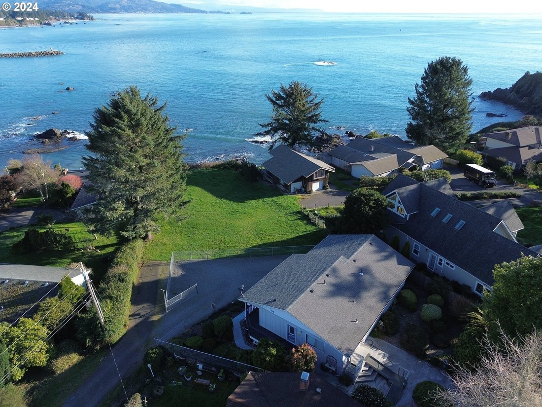 House in Brookings, Oregon, United States 1 - 13382146