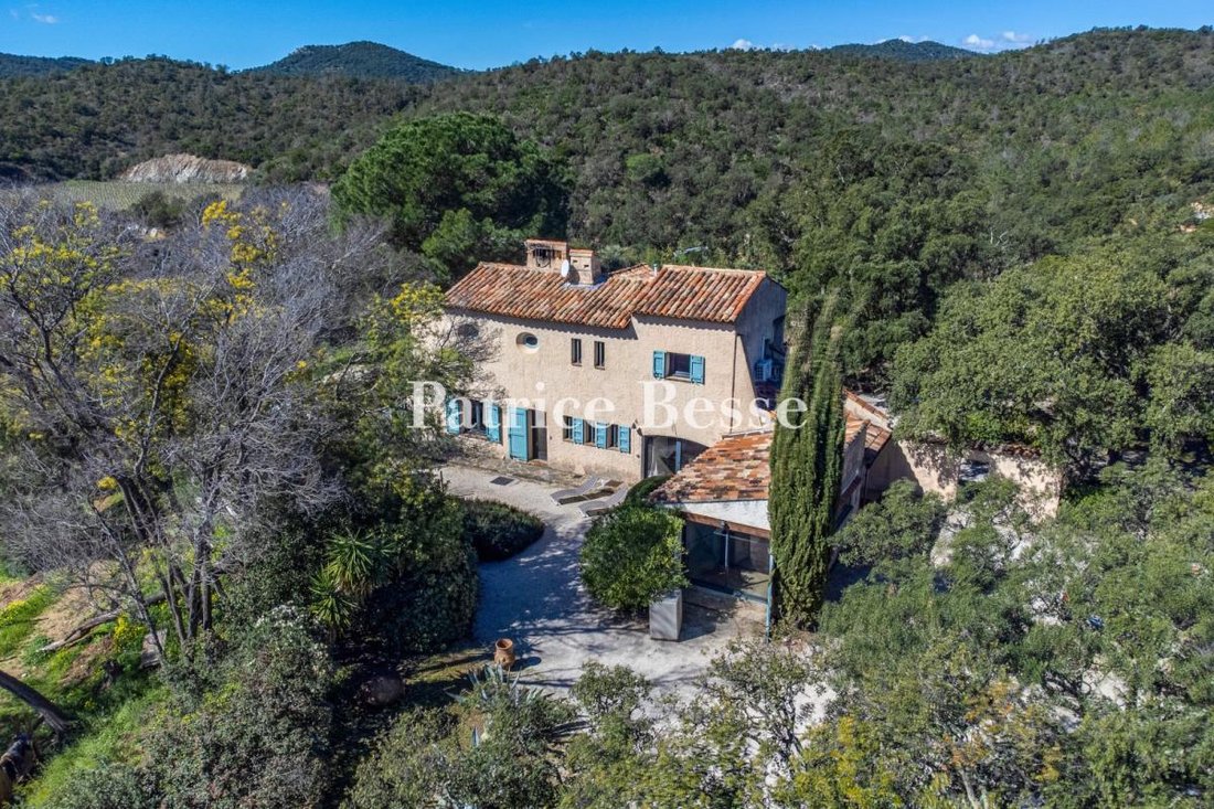 House in Hyeres, Provence-Alpes-Côte d'Azur, France 3 - 14834064