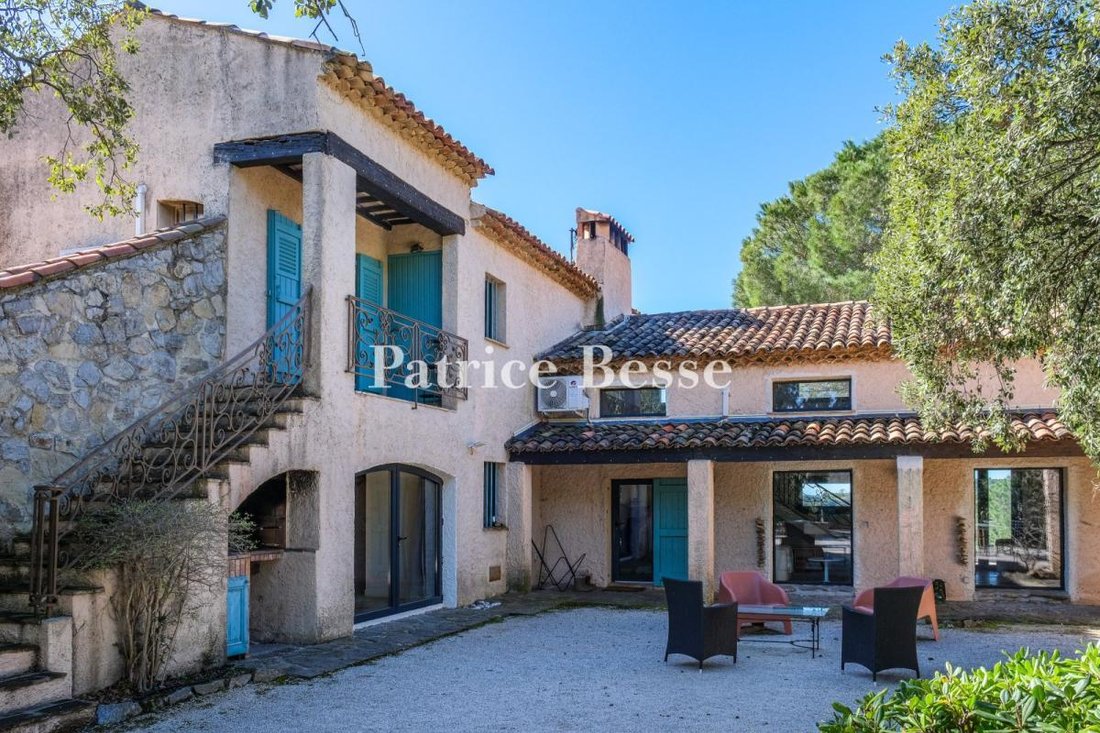 House in Hyeres, Provence-Alpes-Côte d'Azur, France 4 - 14834064