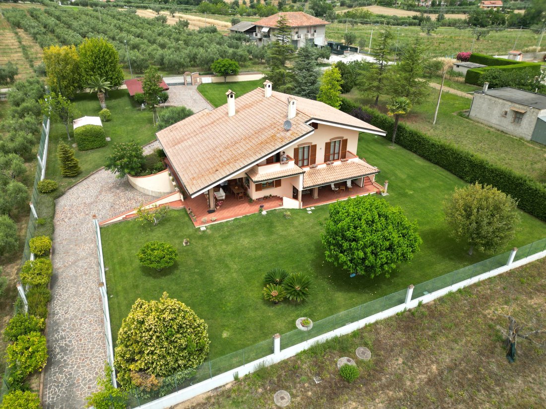 Villa in Giulianova, Abruzzo, Italy 2 - 16775029