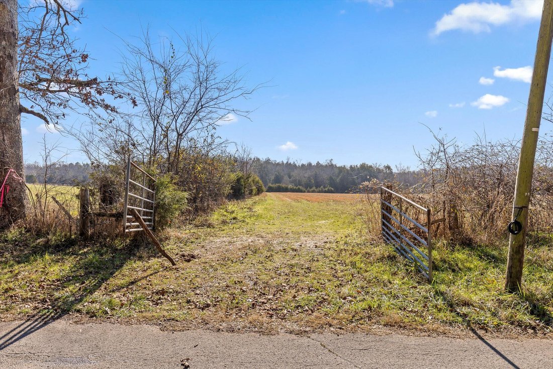 Farm Ranch in Chickamauga, Georgia, United States 2 - 16754156