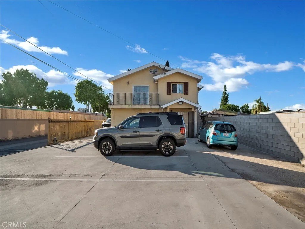 Bell, California, United States 4 - 16775076