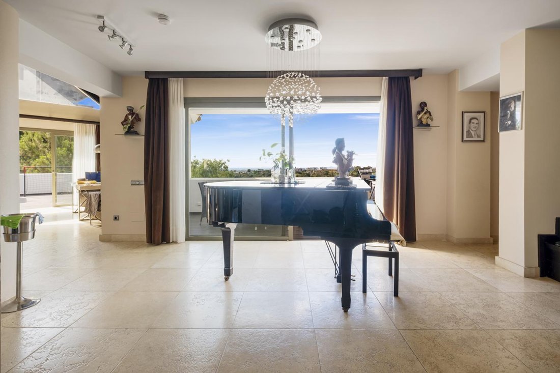 Penthouse in Cancelada, Estepona, Andalusia 4 - 16612574