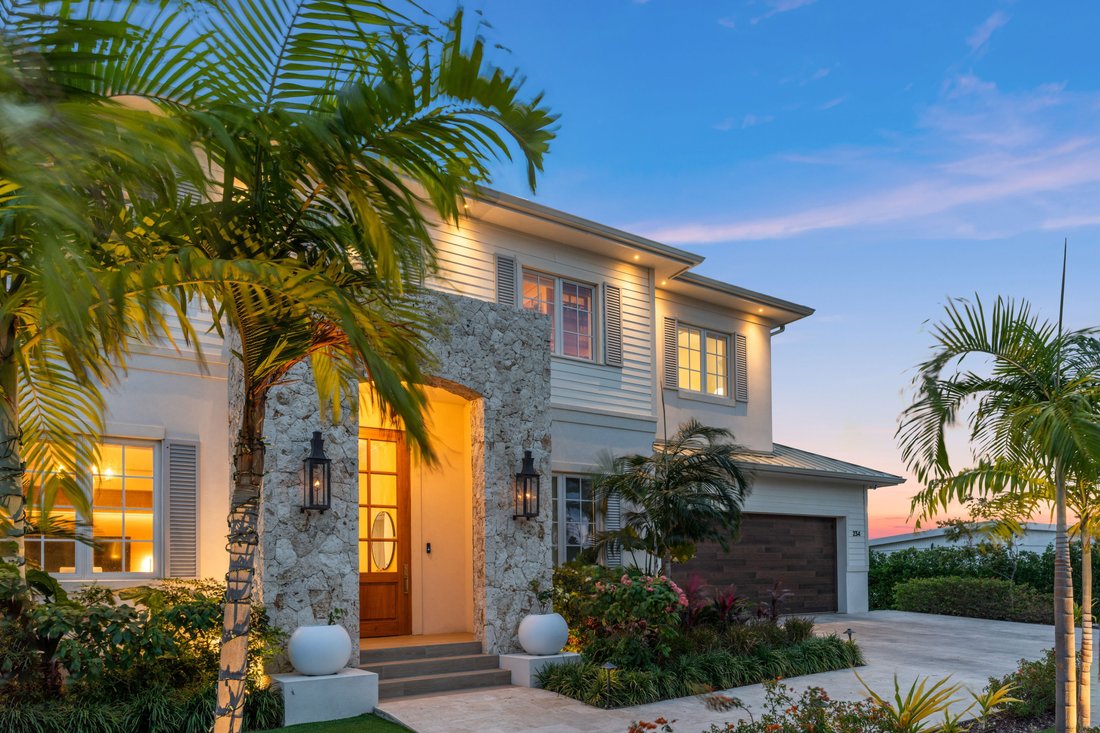 House in West Bay, West Bay, Cayman Islands 1 - 16775117