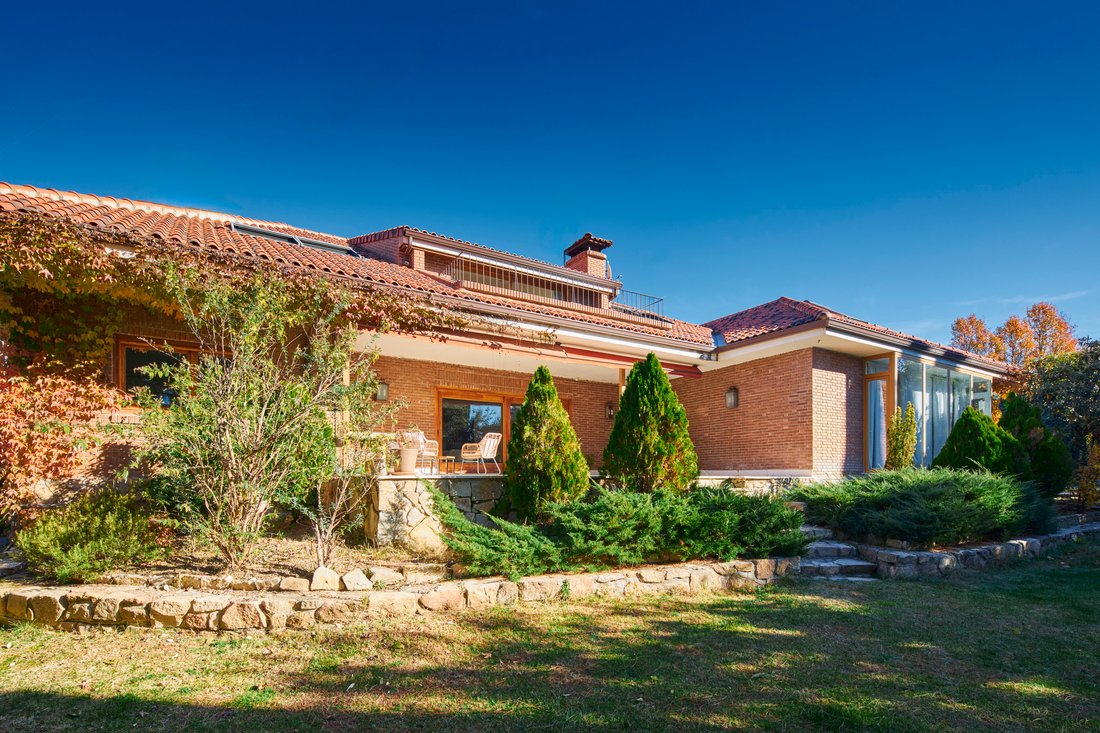 Villa in La Moraleja, Alcobendas, Comunidad de Madrid 2 - 16776170