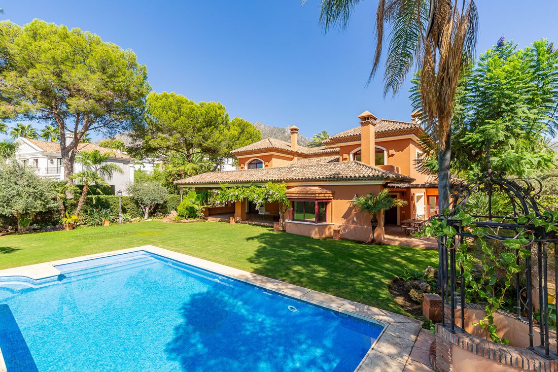Villa in Sierra Blanca, Marbella, Spain 1 - 16776774