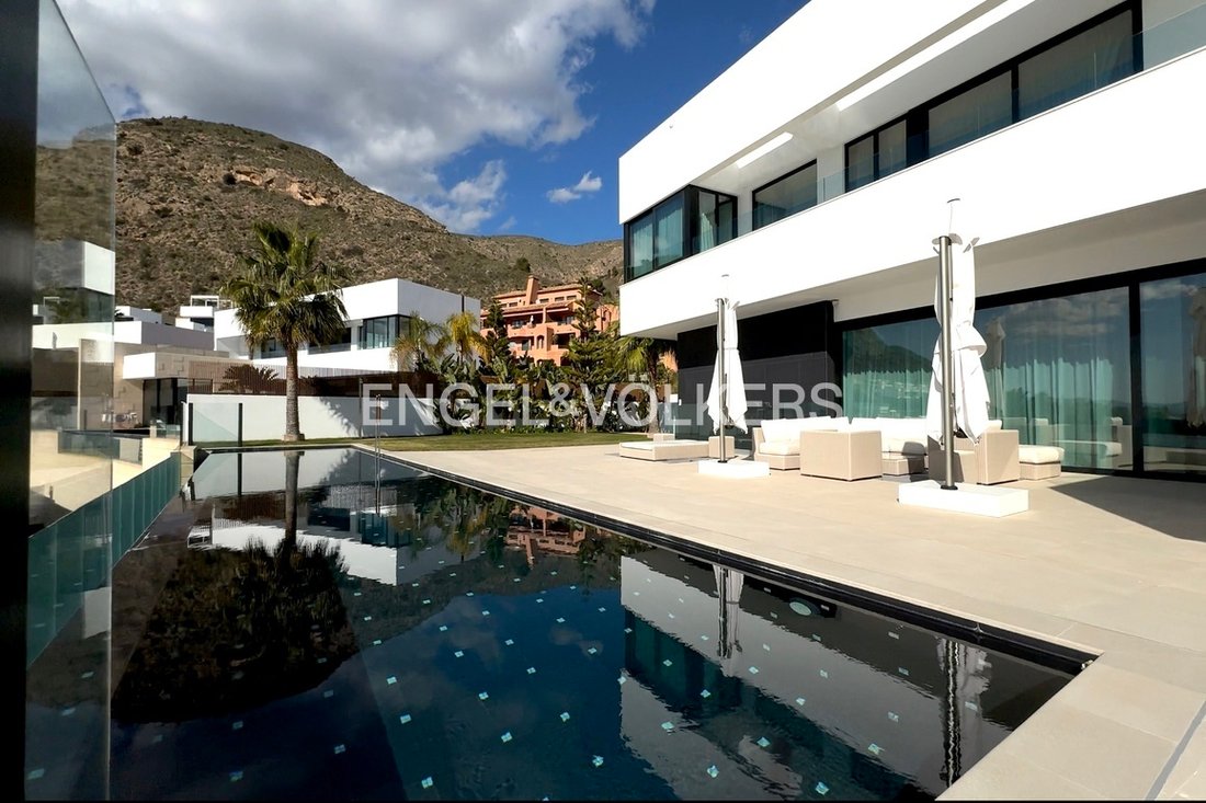 Villa in Finestrat, Valencian Community, Spain 2 - 16776029