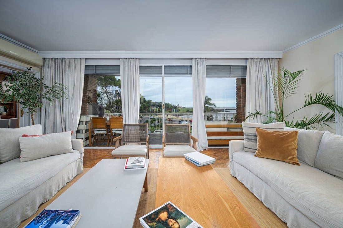 Apartment in Montevideo, Departamento de Montevideo, Uruguay 2 - 16776690
