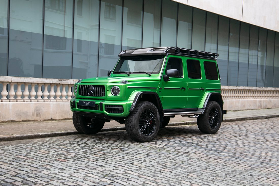 Suv in London, England, United Kingdom 2 - 16776507