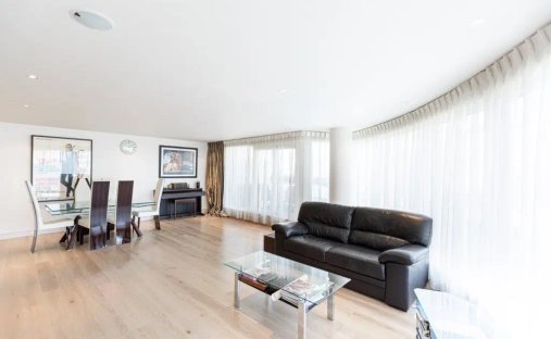 Apartment in Chelsea Harbour, England 1