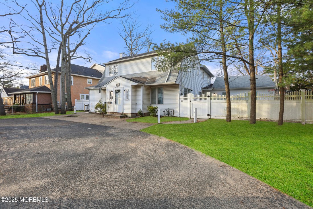 House in Lakewood Township, New Jersey, United States 5 - 16780724