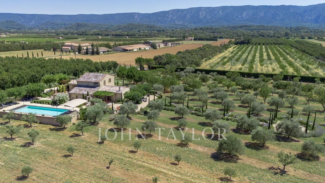 House in Gordes, Provence-Alpes-Côte d'Azur, France 4 - 14315125