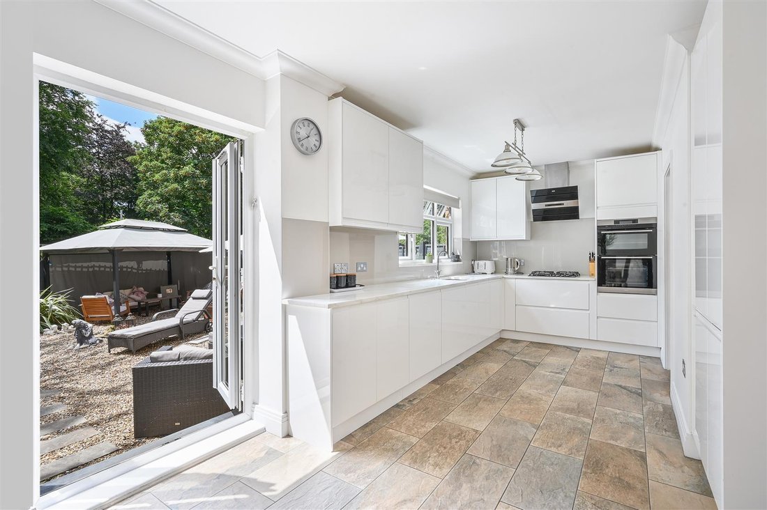 House in Nork, Reigate and Banstead, England 3 - 16780163