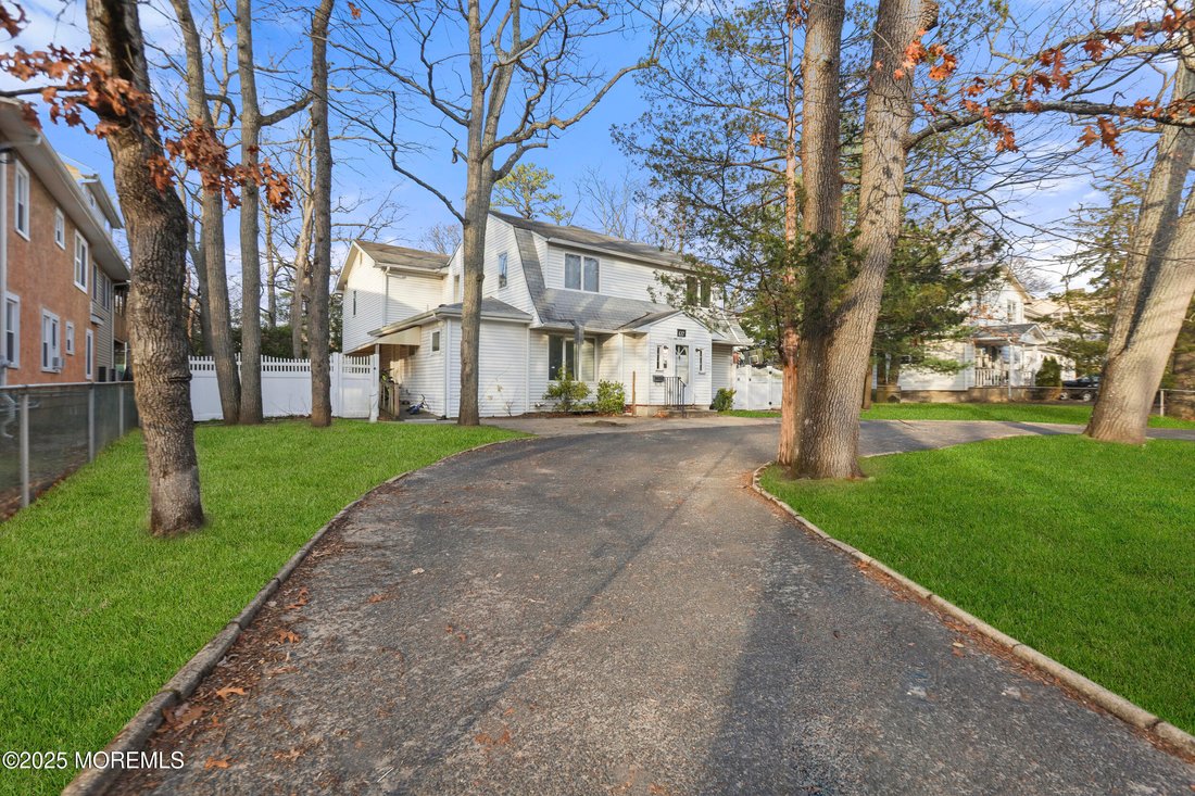 House in Lakewood Township, New Jersey, United States 2 - 16780724