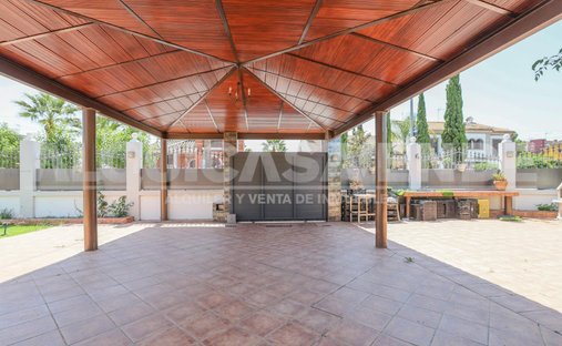 Villa in Montequinto, Dos Hermanas, Spain 1