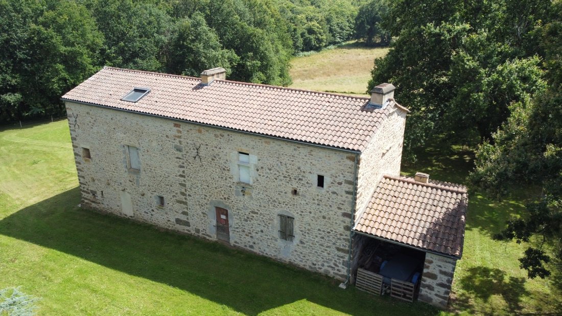 Estate in Sarlat-la-Canéda, Nouvelle-Aquitaine, France 4 - 16780448
