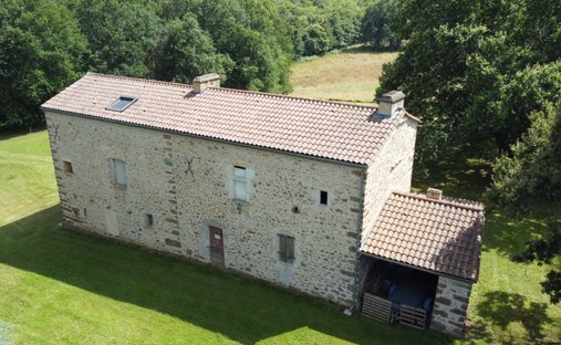 Castle for Sale in Sarlat-la-Canéda, Nouvelle-Aquitaine, France
