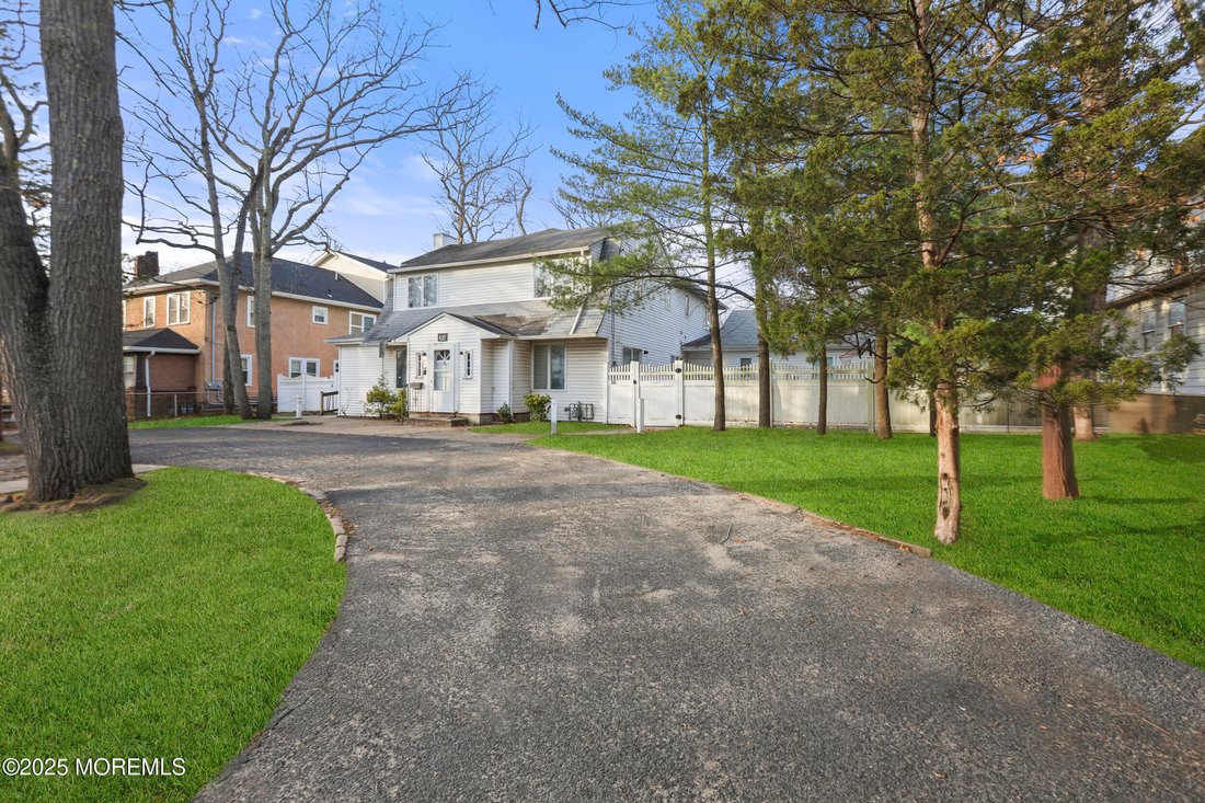 House in Lakewood Township, New Jersey, United States 4 - 16780724