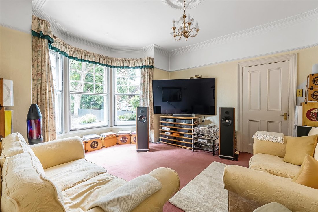 House in London Borough of Sutton, England 3 - 16780219